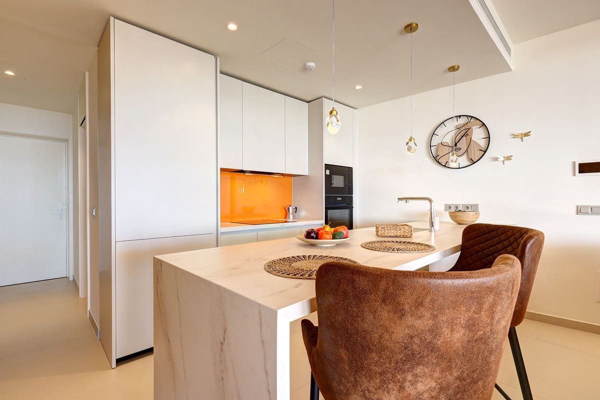 2 slaapkamer Appartement te koop in Fuengirola met zwembad - € 825.000 (Ref: 10041681)