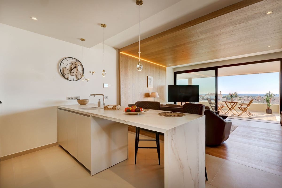 2 slaapkamer Appartement te koop in Fuengirola met zwembad - € 825.000 (Ref: 10041681)