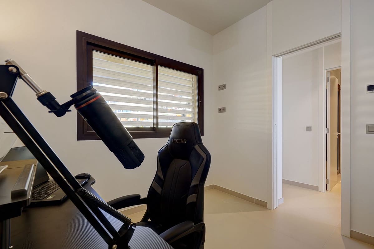 2 slaapkamer Appartement te koop in Fuengirola met zwembad - € 825.000 (Ref: 10041681)