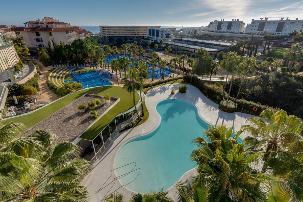 3 soveværelse Lejlighed til salg i Fuengirola med garage - € 910.000 (Ref: 10041682)