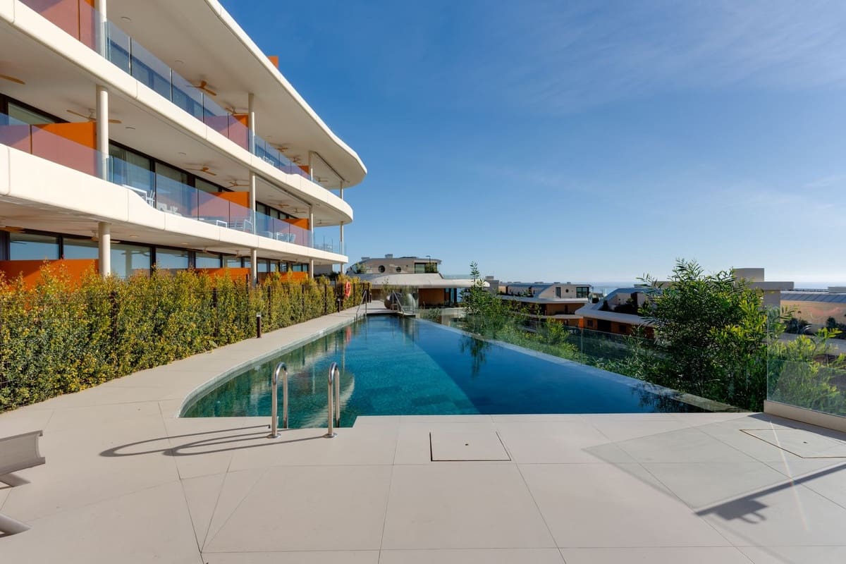 3 soveværelse Lejlighed til salg i Fuengirola med garage - € 910.000 (Ref: 10041682)