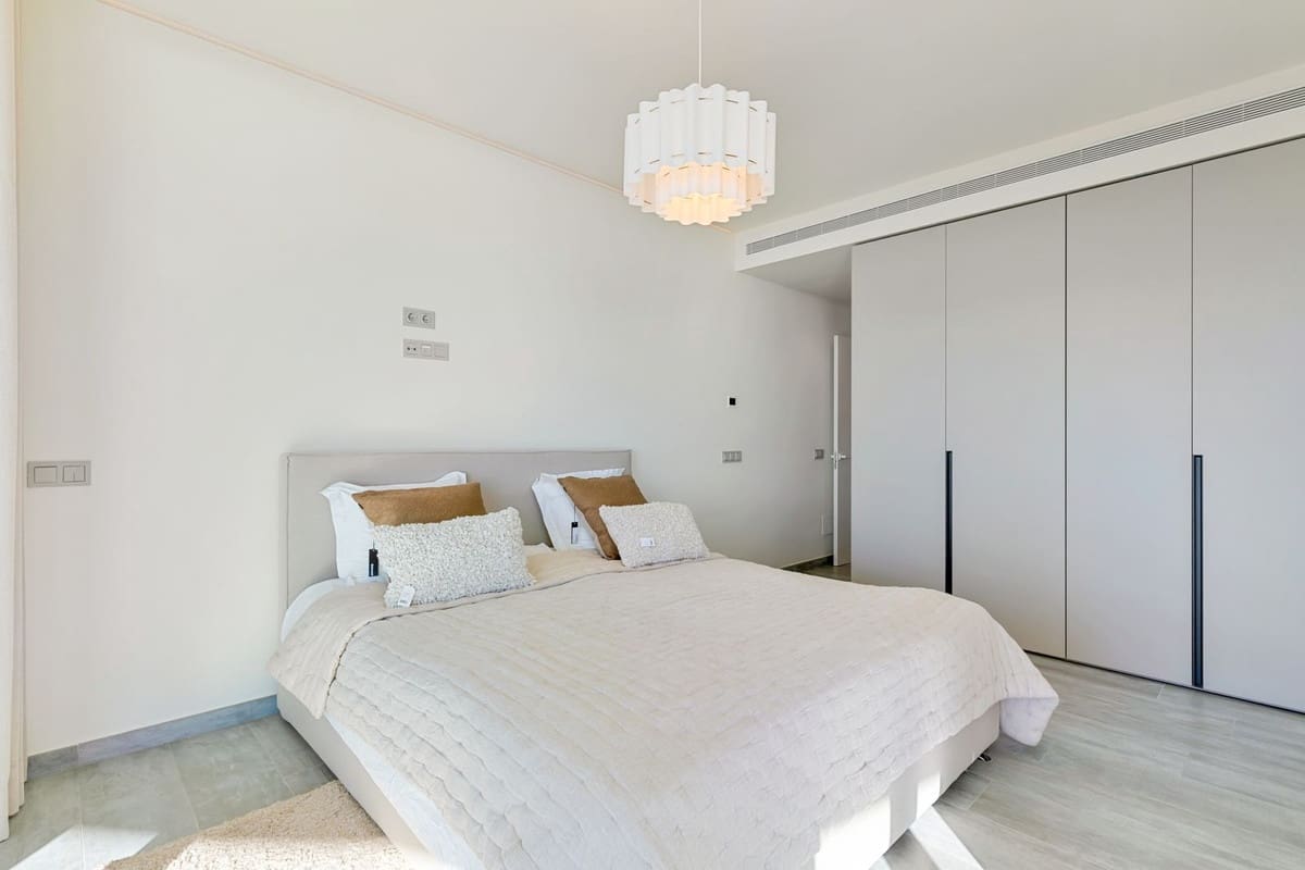 3 soveværelse Lejlighed til salg i Fuengirola med garage - € 910.000 (Ref: 10041682)