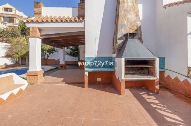 5 chambre Villa/Maison à vendre à Benalmádena avec piscine garage - 850 000 € (Ref: 10041684)