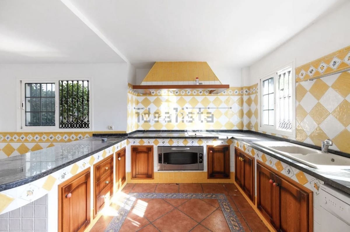 5 quarto Moradia para venda em Benalmadena com piscina garagem - 850 000 € (Ref: 10041684)