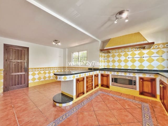 5 chambre Villa/Maison à vendre à Benalmádena avec piscine garage - 850 000 € (Ref: 10041684)