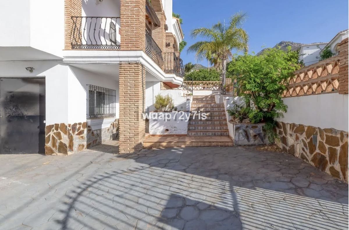 5 quarto Moradia para venda em Benalmadena com piscina garagem - 850 000 € (Ref: 10041684)