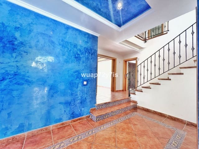 5 chambre Villa/Maison à vendre à Benalmádena avec piscine garage - 850 000 € (Ref: 10041684)