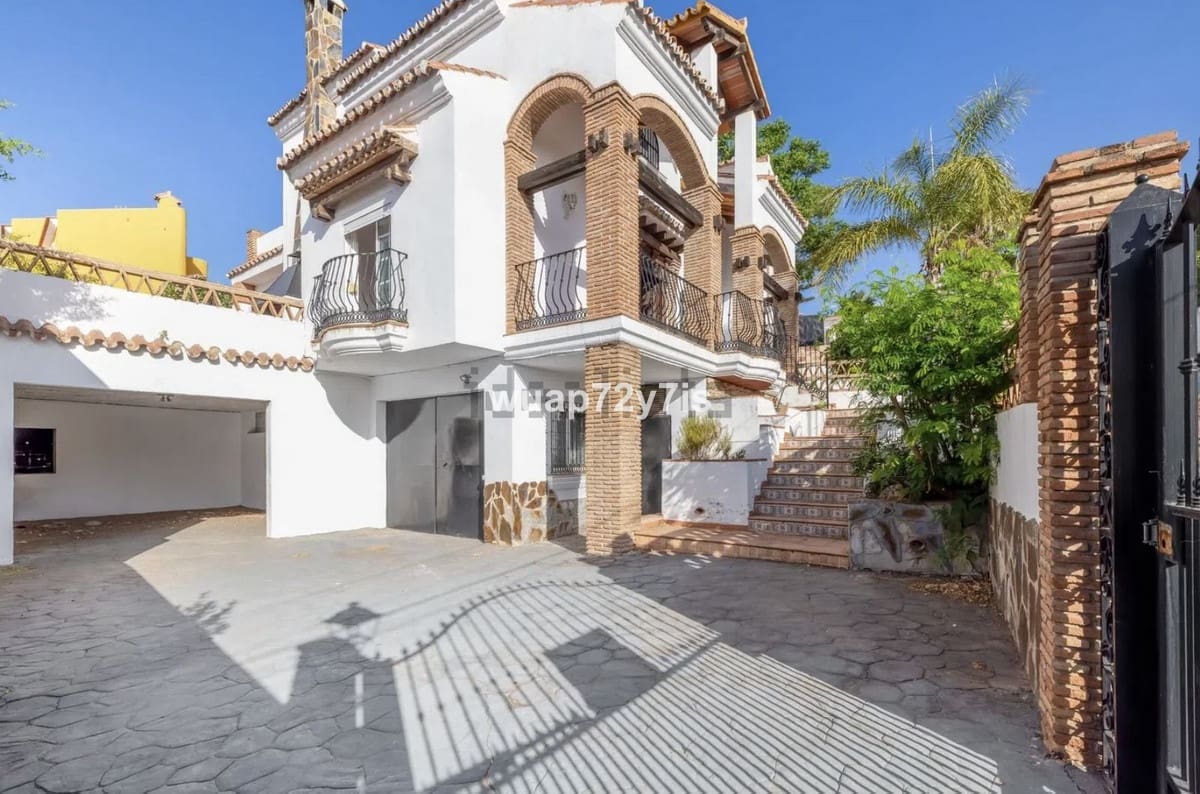 5 quarto Moradia para venda em Benalmadena com piscina garagem - 850 000 € (Ref: 10041684)