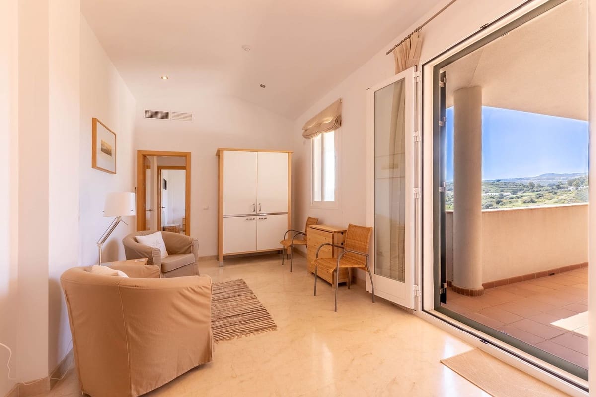 Chalet de 4 habitaciones en Mijas Golf en venta - 1.050.000 € (Ref: 10041688)