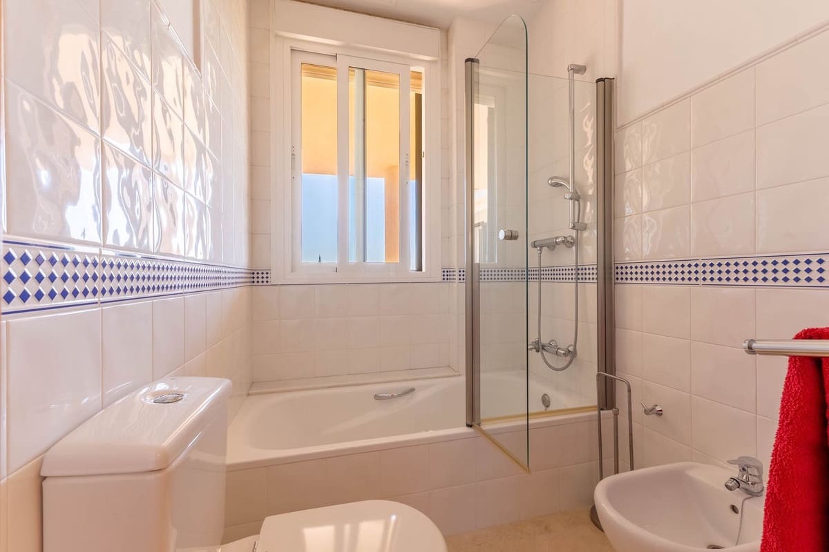 Chalet de 4 habitaciones en Mijas Golf en venta - 1.050.000 € (Ref: 10041688)