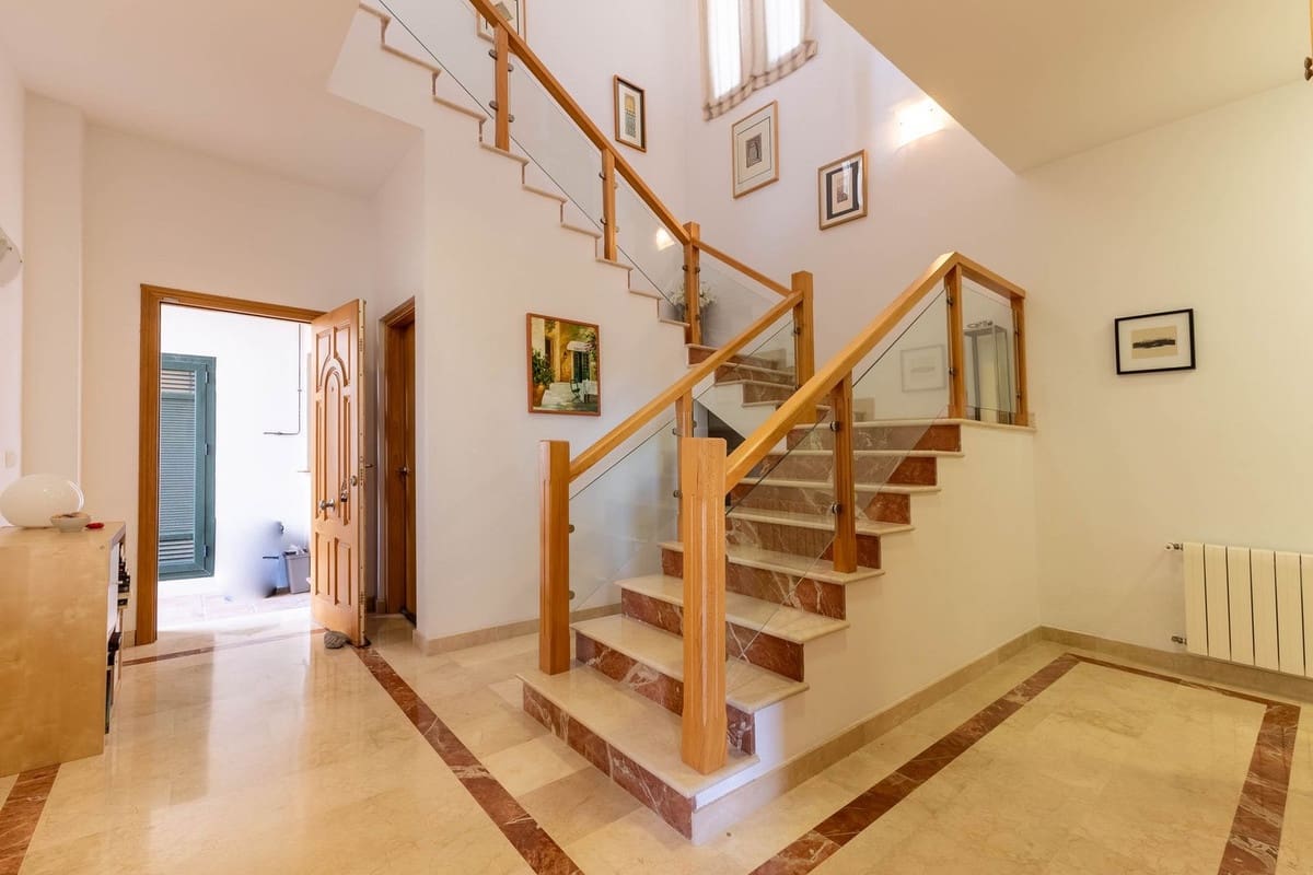 Chalet de 4 habitaciones en Mijas Golf en venta - 1.050.000 € (Ref: 10041688)