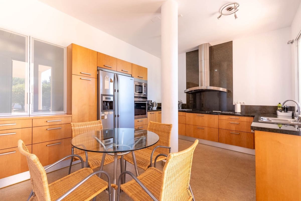 Chalet de 4 habitaciones en Mijas Golf en venta - 1.050.000 € (Ref: 10041688)