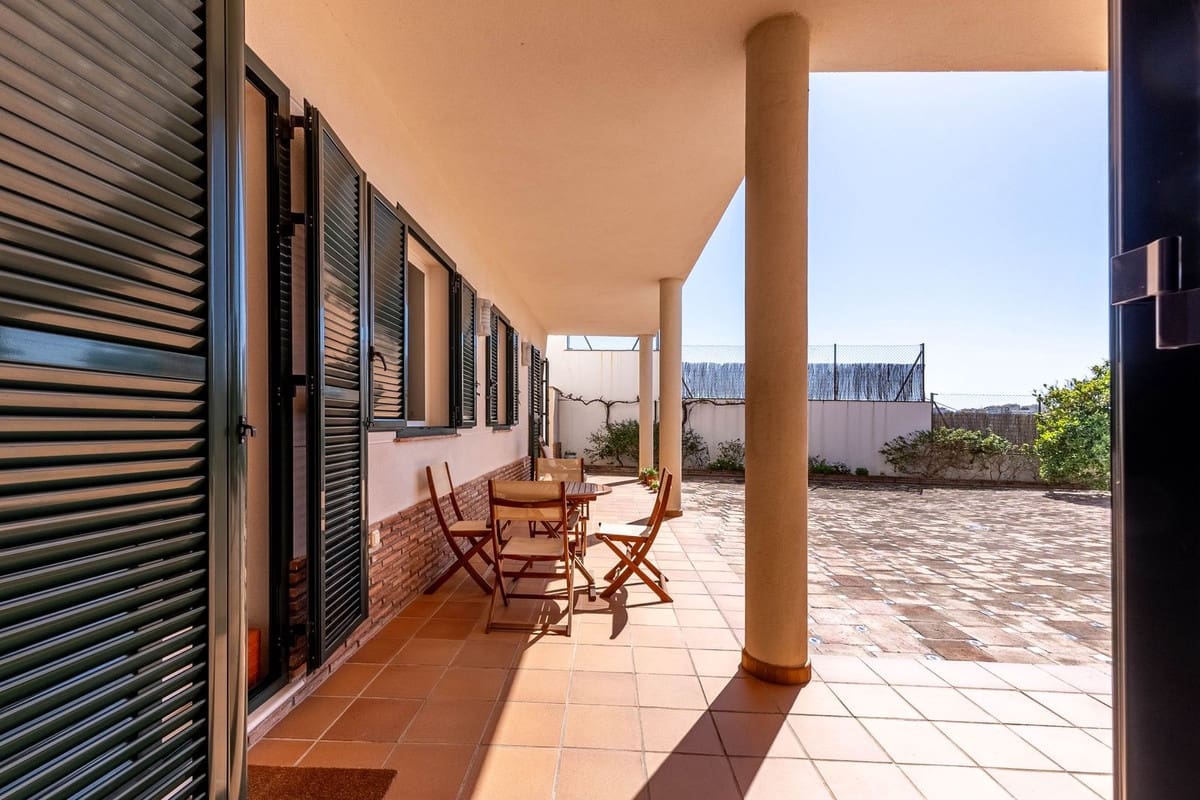 Chalet de 4 habitaciones en Mijas Golf en venta - 1.050.000 € (Ref: 10041688)