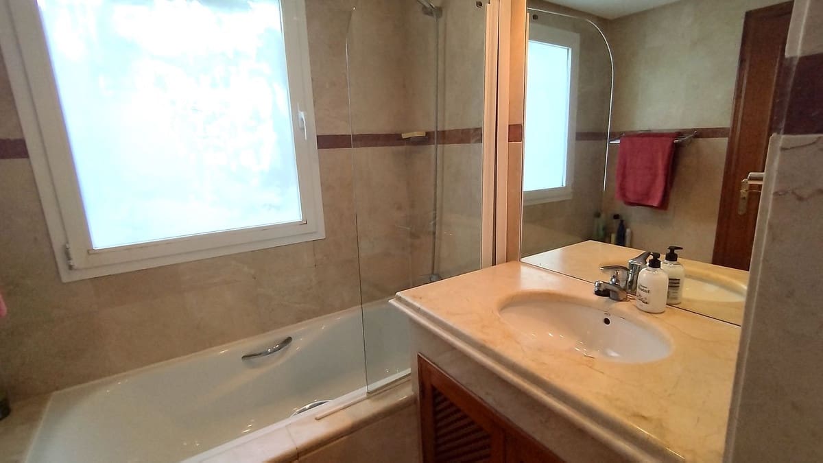 Apartamento de 3 habitaciones en Costalita en venta con piscina garaje - 715.000 € (Ref: 10041869)