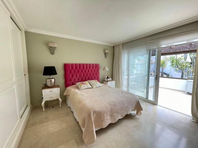 4 makuuhuone Omakotitalo myytävänä paikassa Costalita, Estepona - 1 800 000 € (Ref: 10041871)