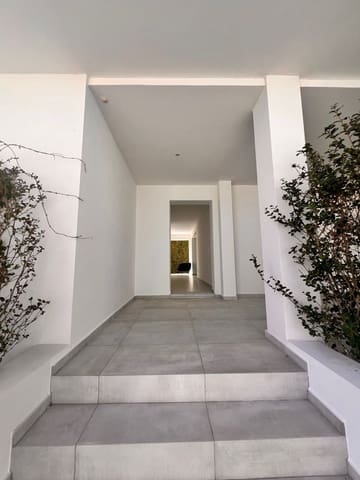 5 makuuhuone Huvila myytävänä paikassa El Chaparral, Mijas mukana uima-altaan 
autotalli - 1 450 000 € (Ref: 10041872)