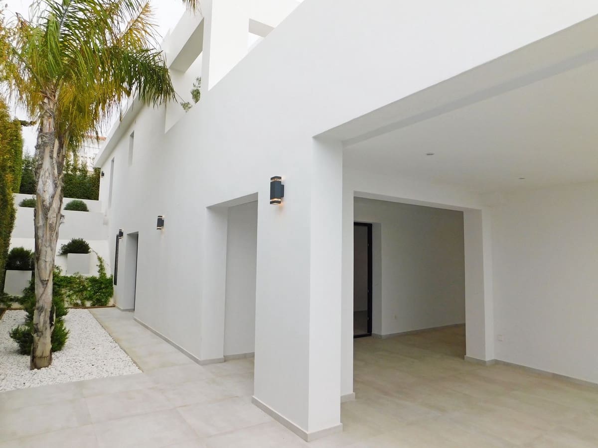 5 soveværelse Villa til salg i El Chaparral med swimmingpool garage - € 1.450.000 (Ref: 10041872)