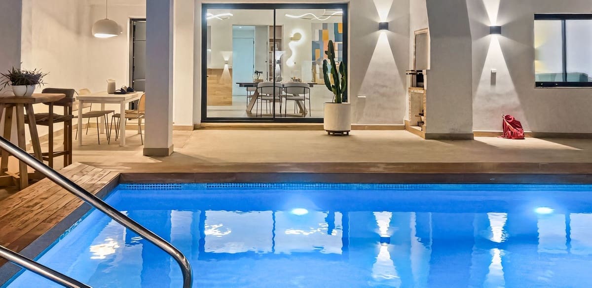 5 bedroom Villa for sale in Costabella with pool garage - € 1,490,000 (Ref: 10041873)