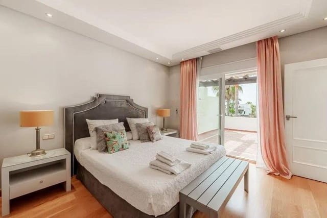 4 makuuhuone Omakotitalo myytävänä paikassa Costalita, Estepona mukana uima-altaan 
autotalli - 1 475 000 € (Ref: 10041874)