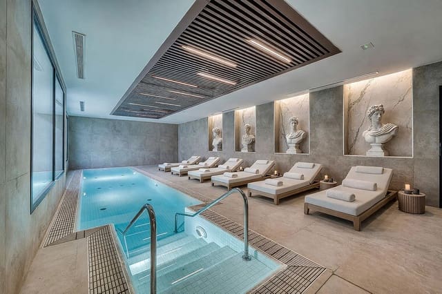 3 sypialnia Apartament na sprzedaż w Cancelada, Estepona z basenem garażem - 990 000 € (Ref: 10041877)