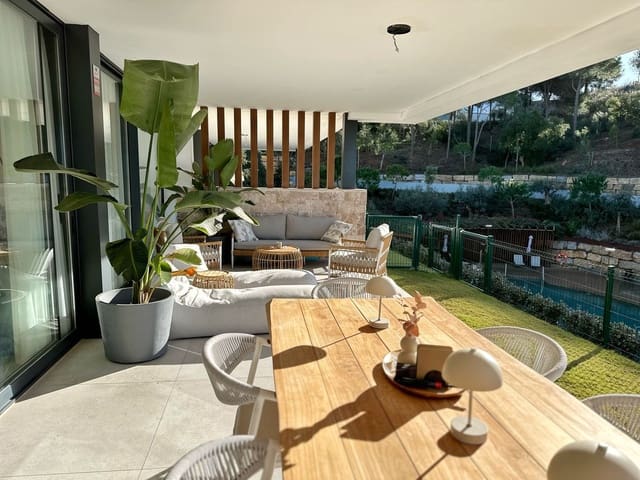 2 bedroom Apartment for sale in Cabopino, Marbella with pool garage - € 850,000 (Ref: 10041880)