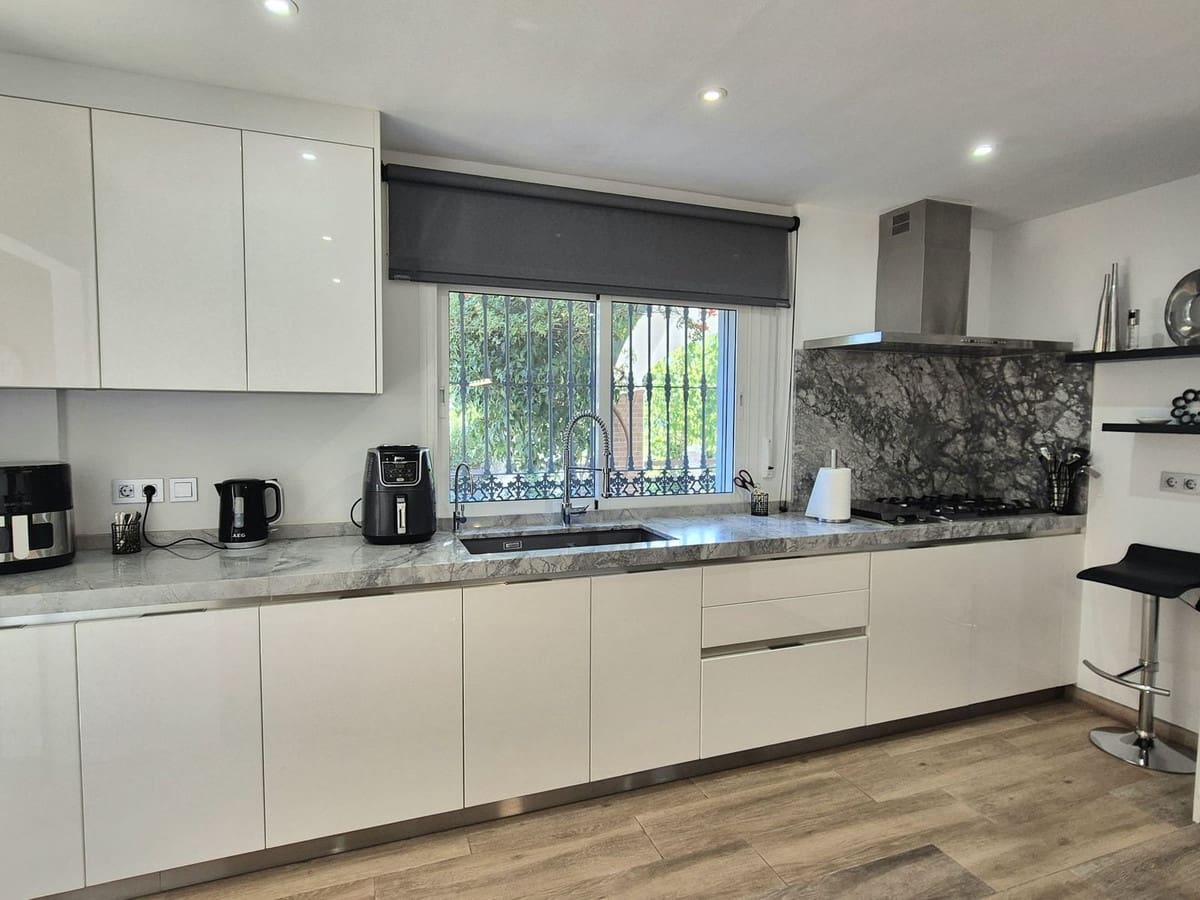 4 chambre Villa/Maison à vendre à Coin avec piscine garage - 795 000 € (Ref: 10041882)