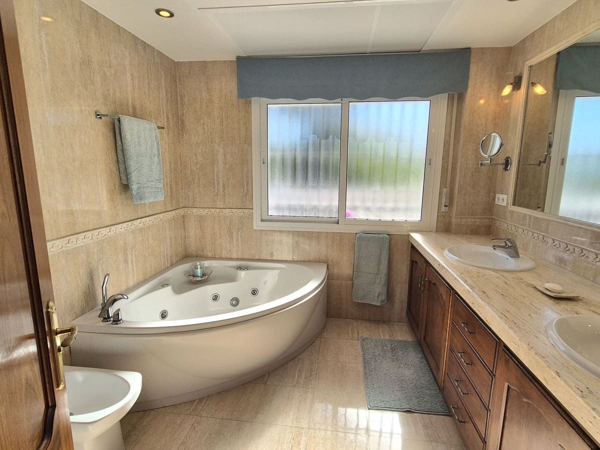 4 chambre Villa/Maison à vendre à Coin avec piscine garage - 795 000 € (Ref: 10041882)