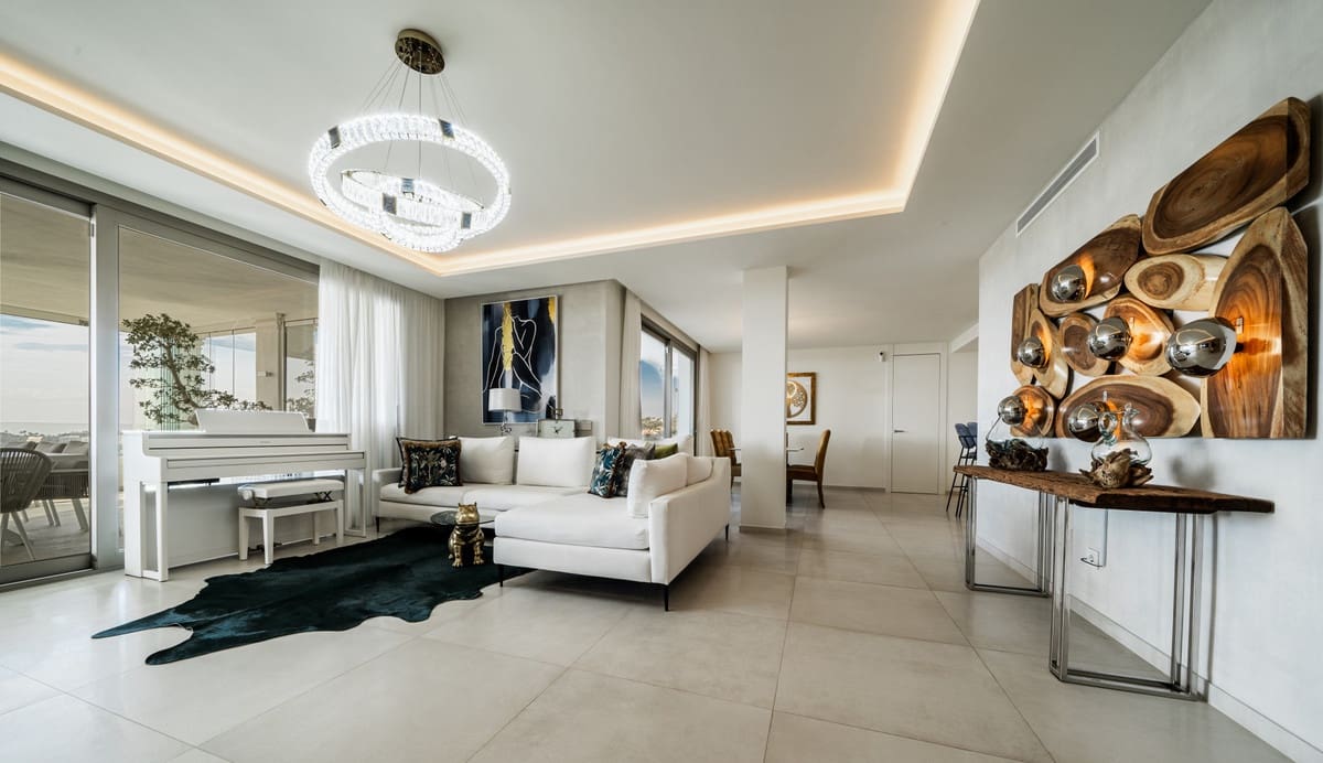 7 bedroom Apartment for sale in Aloha Golf with pool garage - € 4,300,000 (Ref: 10041886)
