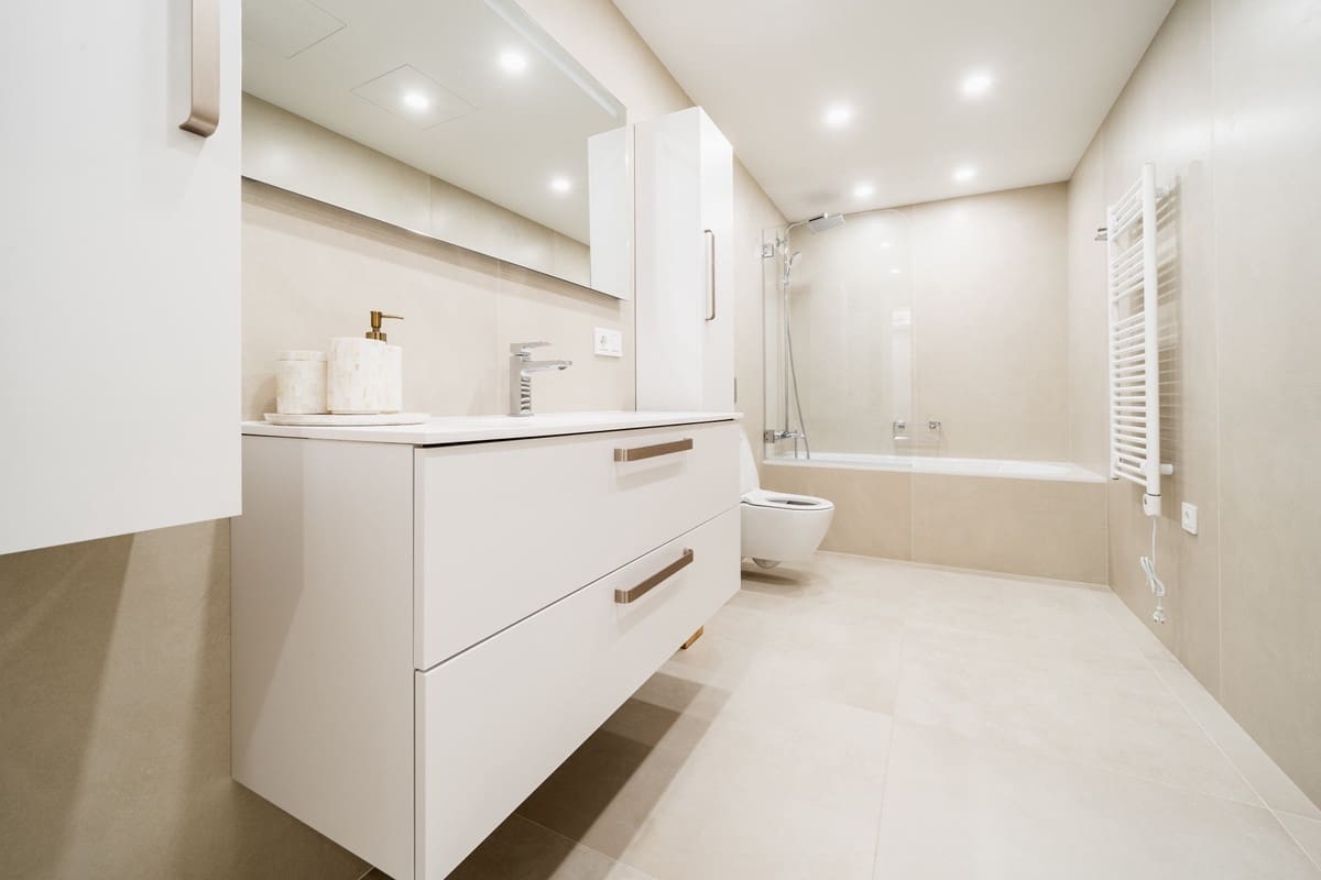 7 bedroom Apartment for sale in Aloha Golf with pool garage - € 4,300,000 (Ref: 10041886)