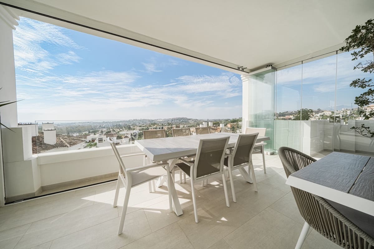 7 bedroom Apartment for sale in Aloha Golf with pool garage - € 4,300,000 (Ref: 10041886)