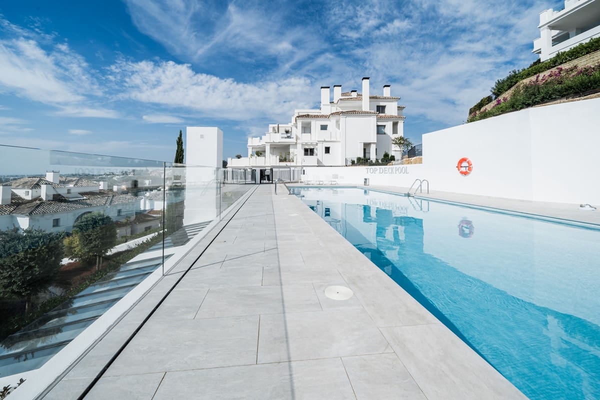 7 bedroom Apartment for sale in Aloha Golf with pool garage - € 4,300,000 (Ref: 10041886)