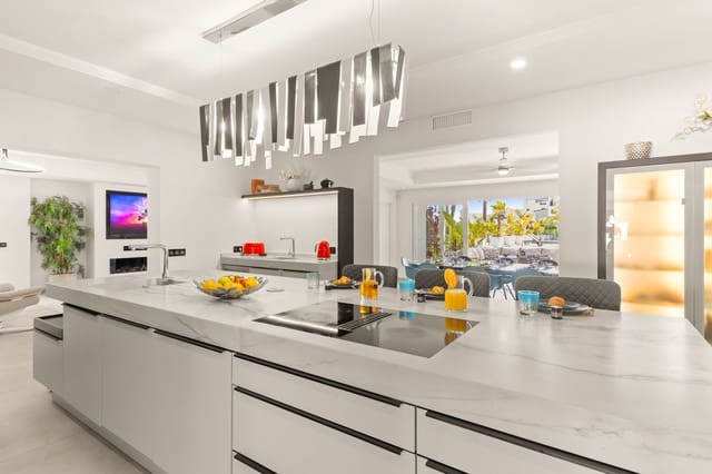 6 sypialnia Willa na sprzedaż w Atalaya-Isdabe, Estepona z basenem garażem - 4 200 000 € (Ref: 10041887)