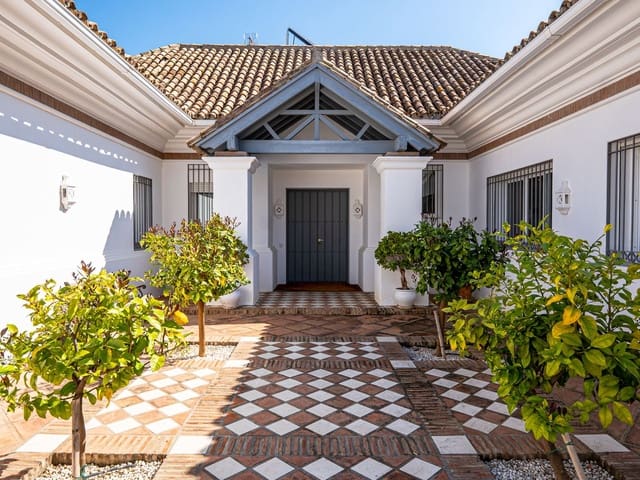 7 makuuhuone Huvila myytävänä paikassa Aloha Golf, Marbella mukana uima-altaan 
autotalli - 4 495 000 € (Ref: 10041888)