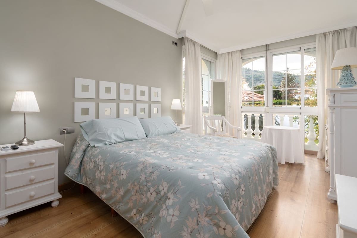 7 soveværelse Villa til salg i Alhaurin de la Torre med swimmingpool garage - € 1.250.000 (Ref: 10041893)
