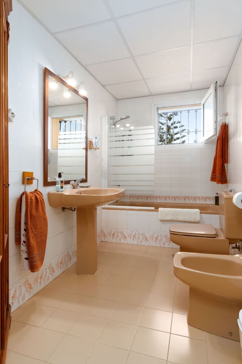 7 soveværelse Villa til salg i Alhaurin de la Torre med swimmingpool garage - € 1.250.000 (Ref: 10041893)