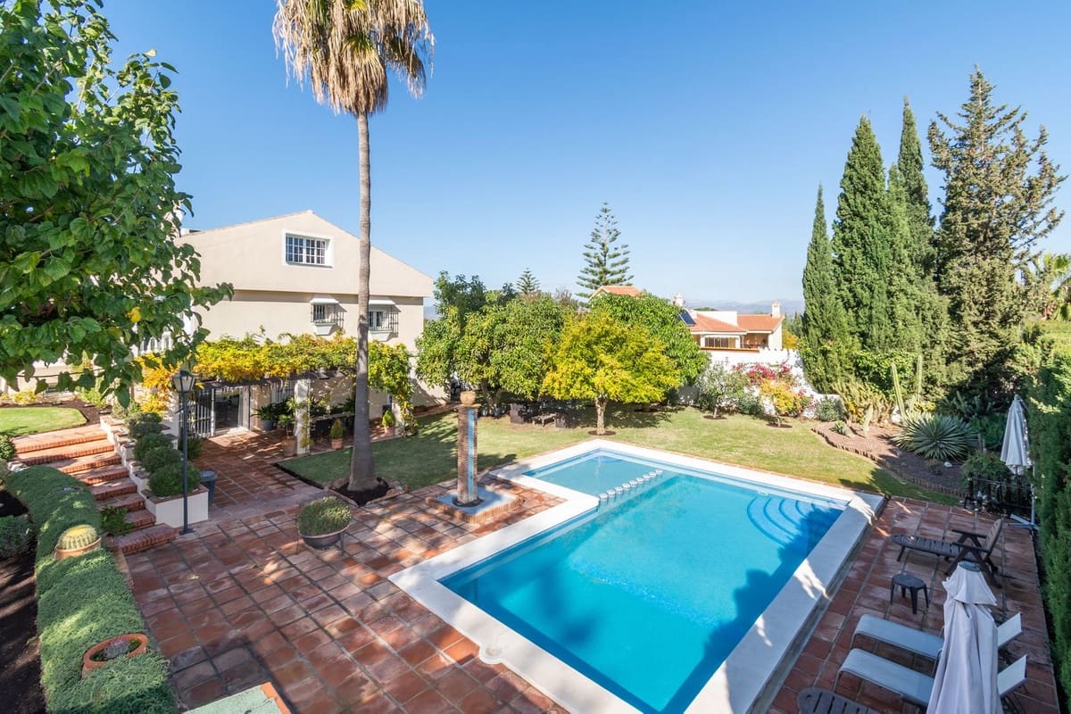 7 soveværelse Villa til salg i Alhaurin de la Torre med swimmingpool garage - € 1.250.000 (Ref: 10041893)