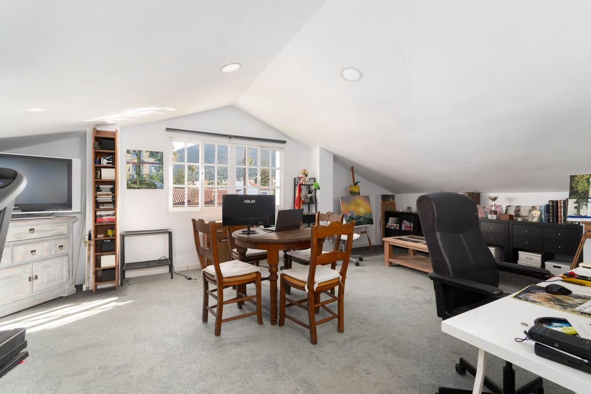7 soveværelse Villa til salg i Alhaurin de la Torre med swimmingpool garage - € 1.250.000 (Ref: 10041893)