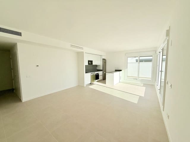 4 bedroom Apartment for sale in Cancelada, Estepona with pool garage - € 750,000 (Ref: 10042028)