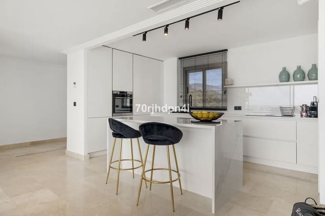 3 chambre Appartement à vendre à Estepona - 750 000 € (Ref: 10042029)