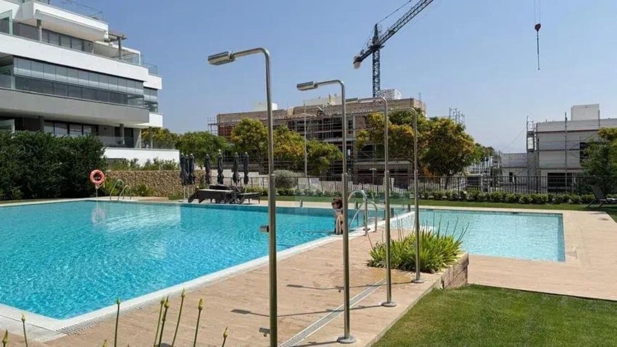3 soveværelse Lejlighed til salg i Estepona med swimmingpool - € 695.000 (Ref: 10060624)