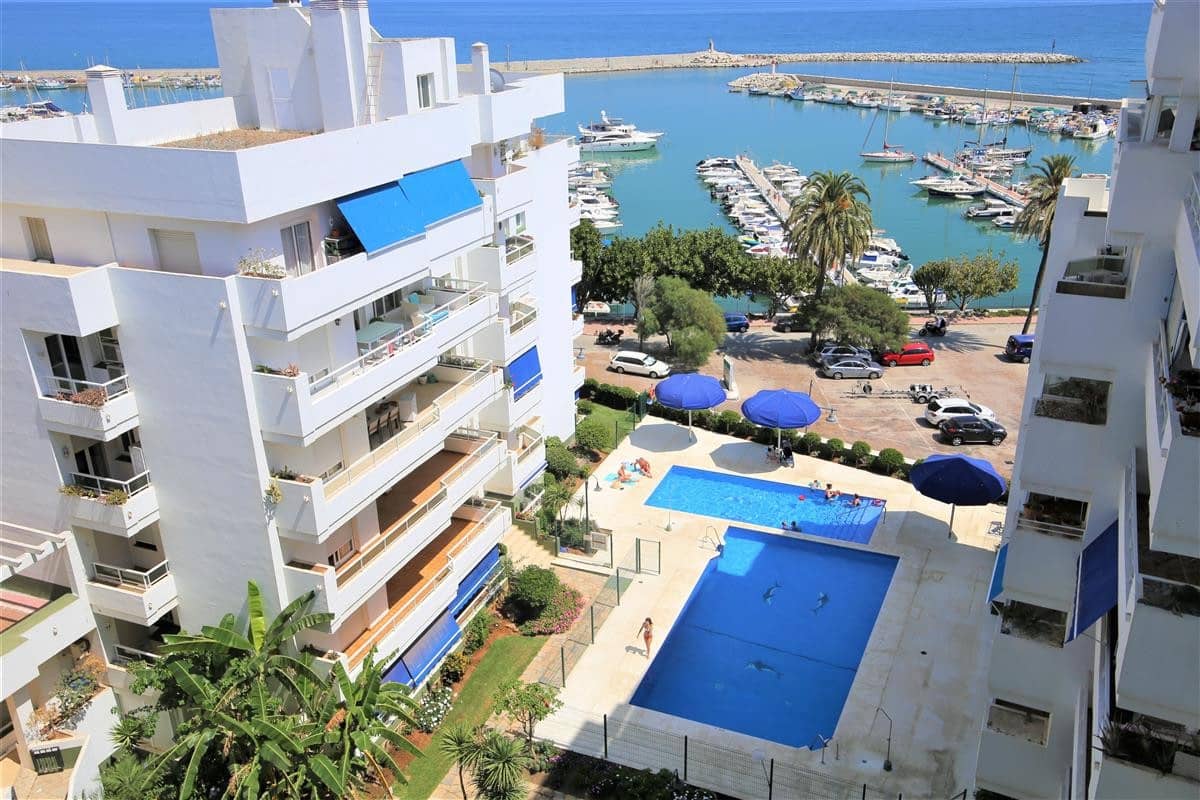 2 bedroom Apartment for sale in Estepona with garage - € 749,000 (Ref: 10064934)