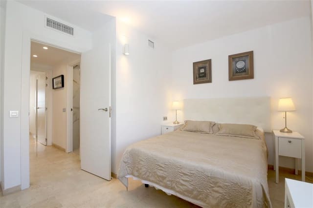 2 slaapkamer Appartement te koop in Estepona met garage - € 749.000 (Ref: 10064934)