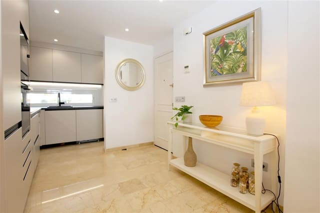 2 slaapkamer Appartement te koop in Estepona met garage - € 749.000 (Ref: 10064934)