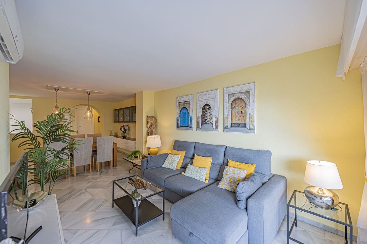 2 Zimmer Apartment zu verkaufen in Estepona mit Pool Garage - 890.000 € (Ref: 10065113)