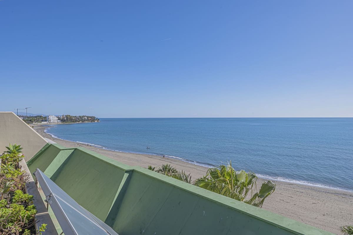 2 Zimmer Apartment zu verkaufen in Estepona mit Pool Garage - 890.000 € (Ref: 10065113)