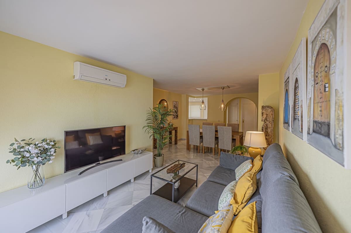 2 Zimmer Apartment zu verkaufen in Estepona mit Pool Garage - 890.000 € (Ref: 10065113)