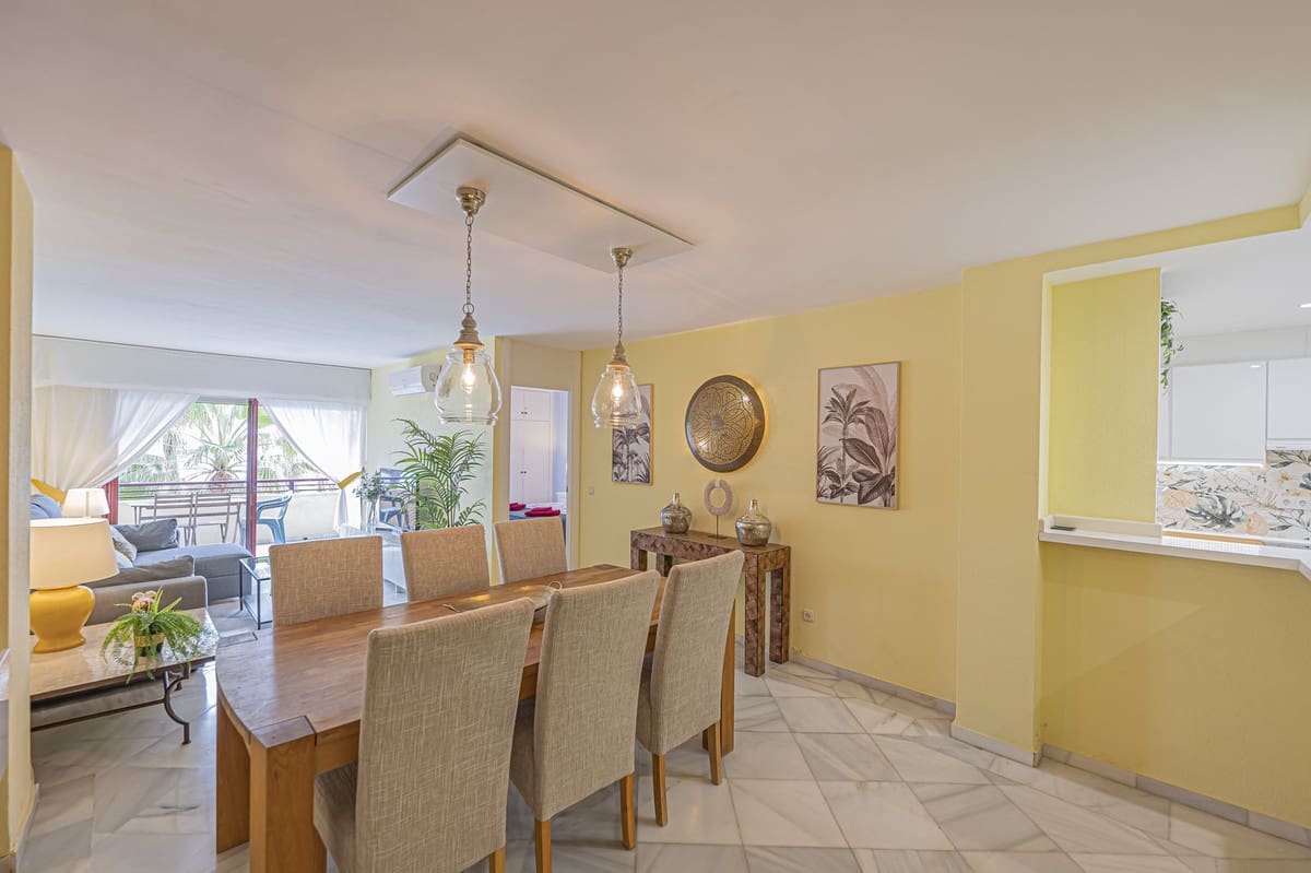 2 Zimmer Apartment zu verkaufen in Estepona mit Pool Garage - 890.000 € (Ref: 10065113)