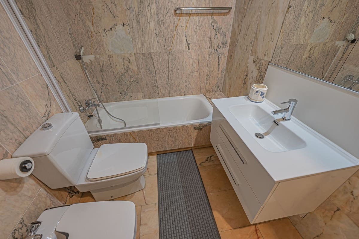 2 Zimmer Apartment zu verkaufen in Estepona mit Pool Garage - 890.000 € (Ref: 10065113)