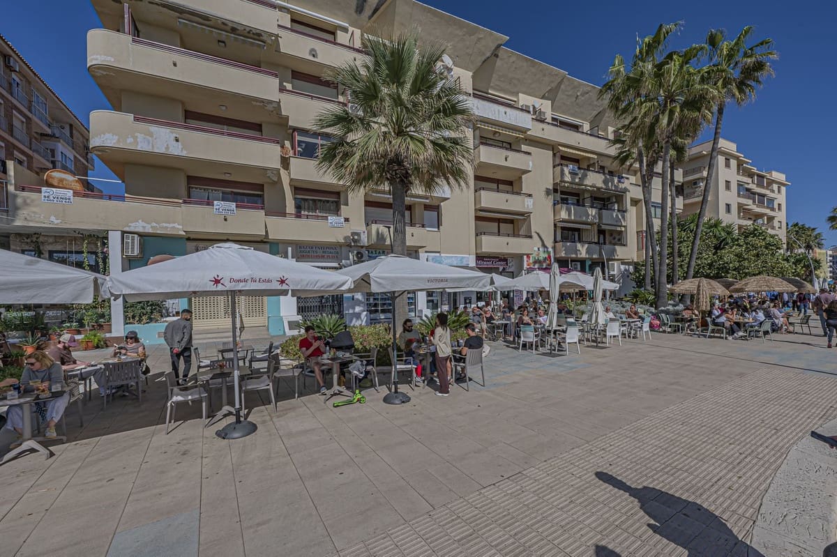 2 Zimmer Apartment zu verkaufen in Estepona mit Pool Garage - 890.000 € (Ref: 10065113)