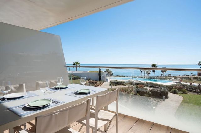 2 slaapkamer Appartement te koop in Estepona met zwembad garage - € 888.000 (Ref: 10065114)